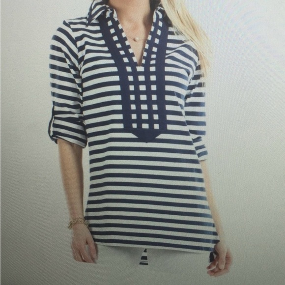 Duffield Lane Emma Tunic Top - Picture 12 of 13